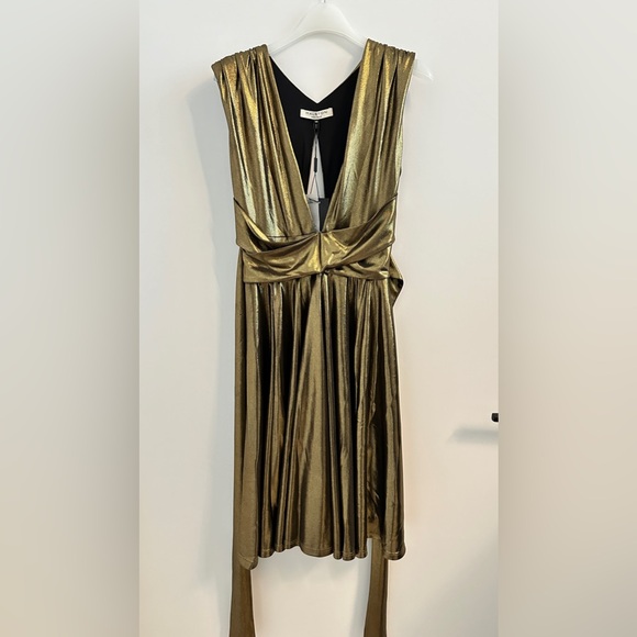 Halston Gold Plunge Neck Shimmery Cocktail Dress - Picture 1 of 7